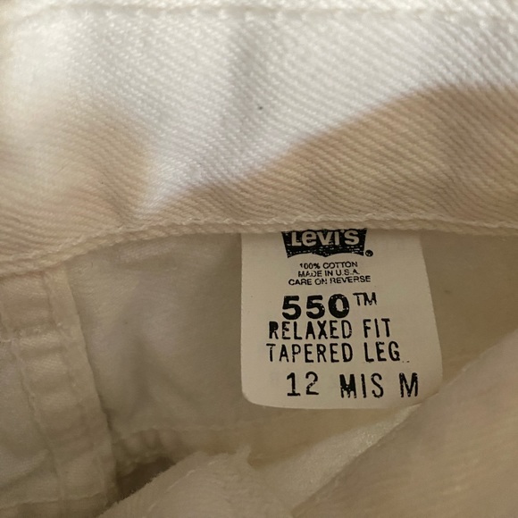 White Levi’s Jeans - Picture 2 of 5